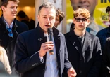 1 minuto faA Venezia ha vinto a sorpresa il centrodestraÈ stato eletto sindaco Simone Venturini con oltre 15 punti di distacco sul candidato del centrosinistra: i sondaggi dicevano tutt'altro