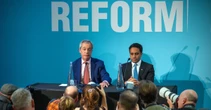 Si è dimesso il presidente di Reform UK, in polemica con la linea del partito sovranista di Nigel Farage