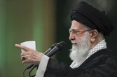 Perché l’Iran e gli Stati Uniti sono tornati a parlarsiIl fatto che si stia negoziando sul nucleare iraniano è per certi versi sorprendente, anche se a guardarci bene è comprensibile