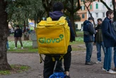 4 minuti faIl piano di Glovo per evitare lo sfruttamento dei suoi riderPer uscire dal controllo giudiziario ha proposto al tribunale di Milano di pagarli di più e agevolare la stipula di un contratto collettivo