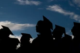 1 minuto faMeglio non parlare di AI nei discorsi di fine anno delle università americaneI relatori che l'hanno citata positivamente sono stati coperti di fischi in più occasioni, per via di un'ostilità crescente e diffusa
