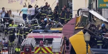 pochi secondi faÈ deragliata la funicolare della Glória in centro a Lisbona: ci sono alcune persone morte e almeno venti ferite