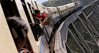 1 minuto faLo storico ponte Gokteik, in Myanmar, è stato distrutto negli scontri tra la giunta militare e i gruppi ribelli