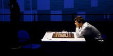 Il più grande scacchista vivente contro il mondoMagnus Carlsen ha sfidato 143mila persone in una partita online durata più di un mese: non ha vinto