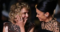 Le foto di martedì a CannesCon Elodie, Valeria Golino e Mario Martone per "Fuori", Scarlett Johansson al suo esordio da regista e poi Jodie Foster, Adrien Brody e James Franco
