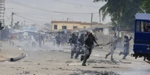 1 minuto faIn Togo vorrebbero cambiare il governo, ma il governo non vuole cambiareDa settimane sono in corso estese proteste contro Fauré Gnassingbé, che governa da vent'anni e potrebbe continuare a farlo per molto altro tempo