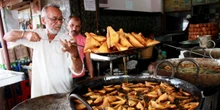 1 minuto faNon dite agli indiani che i samosa sono poco salutariIl governo ha citato i tradizionali snack fritti in una campagna contro il consumo di cibi grassi che sta ricevendo molte critiche