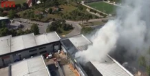 L’incendio in un magazzino industriale ha creato una nube tossica vicino a Barcellona