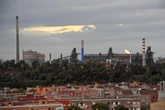 Taranto è ostaggio del suo acciaioLe elezioni comunali decideranno ben poco del suo futuro, che dipende ancora dall'ex ILVA: per la prima volta da decenni però la città ha una grande occasione