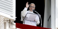 3 minuti faSulla NATO Papa Leone XIV ha una posizione molto diversa dal suo predecessoreDice che «non ha cominciato nessuna guerra», mentre papa Francesco aveva più volte sostenuto che provocasse la Russia