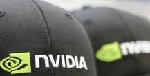 2 minuti faLa società di microchip Nvidia investirà 5 miliardi di dollari in Intel, sua concorrente che però è in difficoltà da un po’