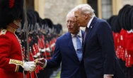 3 minuti faLe foto dell’incontro tra re Carlo III e Donald TrumpDurante la sfarzosa visita di Stato al castello di Windsor, con carrozze, vestiti di gala e un grande banchetto