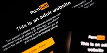 La Commissione Europea ha avviato un’indagine sui meccanismi di verifica dell’età di vari siti porno, tra cui Pornhub