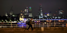 I servizi per farsi accompagnare a casa la seraIn Italia ne esistono di vari tipi per le donne che vivono nelle grandi città: sono una soluzione ma non LA soluzione al problema
