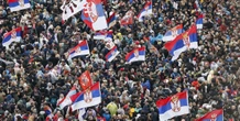 Due elezioni piccole ma grandi in SerbiaLe prime dopo mesi di grandi proteste antigovernative, e potrebbero far capire qualcosa sulle difficoltà del presidente Aleksandar Vučic