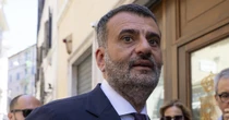 pochi secondi faAntonio Decaro sarà il candidato del centrosinistra in PugliaLo ha annunciato insieme ad Elly Schlein: Nichi Vendola resterà candidato nelle liste di Alleanza Verdi e Sinistra