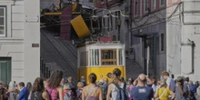 4 minuti faLe persone morte nell’incidente alla funicolare di Lisbona sono state tutte identificate