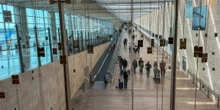 Un missile partito dallo Yemen ha colpito un’area vicina all’aeroporto Ben Gurion di Tel Aviv, in Israele: ci sono dei feriti non gravi