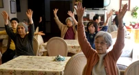 C’è un nuovo record di poche nascite in GiapponeLa crisi demografica va più veloce di quanto previsto, e il governo non riesce a fermarla