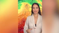 Andrea Danta, meteoróloga: "El cambio radical de tiempo es inminente en España, pasaremos del abrigo a la manga corta en muy pocas horas"