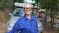 Yaya Bushcraft (71): "Vivo en una cabaña en la montaña porque no me gustan los pisos: no quiero vivir de alquiler, aunque me sobre el dinero"