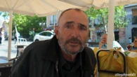 Luis (68): “Duermo en una tienda de campaña en el centro de Madrid y, cuando me levanto a las siete de la mañana, salgo a pedir. Suelo reunir 20 euros al día”