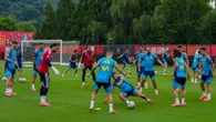 Lamine y Nico entrenan con el grupo a cuatro días del debut en el Mundial