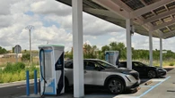 Mario Yáñez, consultor tecnológico: "Estafadores en las estaciones de carga de coches eléctricos sustituyen el QR que activa el terminal y pagas con tarjeta por otro que va a una web falsa"