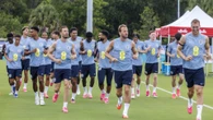 Las botas de Kane y de Bellingham, entre el material robado a Inglaterra