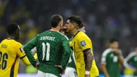 Otra roja por taparse la boca en el Mundial: Hincapié acaba expulsado entre risas