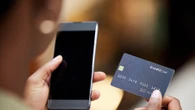 El móvil se impone a la tarjeta: la batalla por el pago más seguro ya tiene un ganador