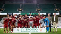 El amistoso Sevilla-Córdoba acaba con gritos de "P... Sevilla" y "Betis, Betis"