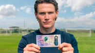 El Banco de Escocia presenta un billete de 20 libras con la chilena de McTominay