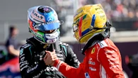 El niño le roba el caramelo a Hamilton en su casa