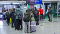 Beatriz Murillo, abogada: "Puedes viajar y cobrar el paro por 30 días naturales pero debes estar disponible para incorporarte a un puesto o atender un requerimiento del SEPE"