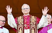 Reuters: В первом появлении Лев XIV дал три важные подсказки о своем папстве