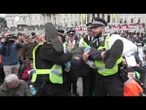 Londra, oltre mille manifestanti filopalestinesi riuniti dopo l'attacco alla sinagoga