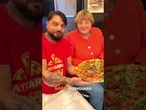NEAPEL: Altkanzlerin Angela Merkel erwischt! Pizza statt Zapfenstreich! #shorts