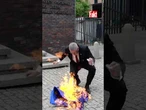 Grzegorz Braun PODPALIŁ flagę UE! Kolejny skandal z udziałem kandydata na prezydenta