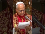 El Papa León XIV lee parte de su discurso en catalán desde la Catedral de Barcelona