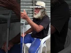 Juiz faz audiência na calçada para conceder benefício a morador de rua; veja vídeo