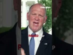 ‘WASN’T LISTENING’: Tom Homan munches on McIntosh apple during Mamdani confrontation #shorts #us