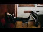 La guerre et Chopin : deux univers photographiques de Wojciech Grzędziński