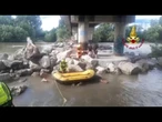 Salvati con gommone da Vigili del Fuoco due ragazzi bloccati sotto Ponte San Pancrazio a Verona