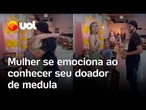 Mulher se emociona ao conhecer seu doador de medula óssea disfarçado de garçom; veja vídeo