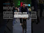 Mondial 2026 : il parcourt 4 000 km à vélo pour supporter la Colombie • FRANCE 24
