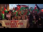 Protesta dei manifestanti pro Gaza alla stazione di Viareggio, bloccati i binari
