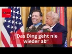Trump kämpft mehr als eine Minute mit „Medal of Honor“