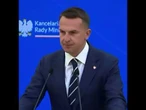 Szłapka nie zna Konstytucji?! Uciekł z konferencji po trudnym pytaniu!