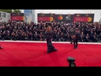 Venezia 82, Julia Roberts elegantissima in total black per la sua prima volta al Lido